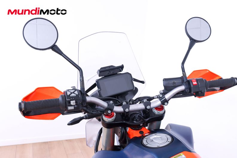 Motorbike image 10