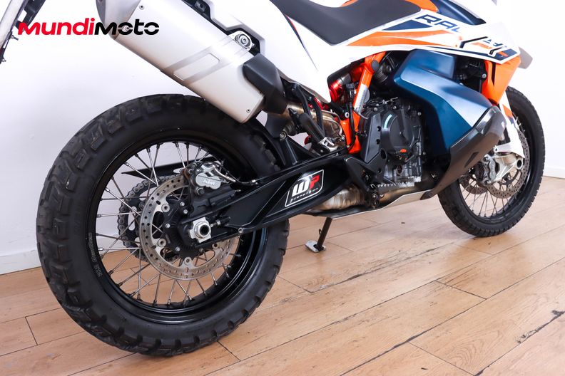 Motorbike image 3