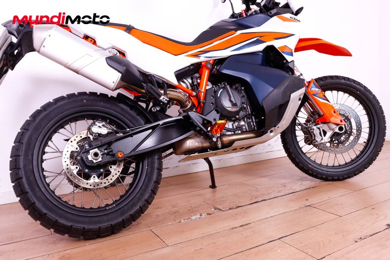 Motorbike image 3