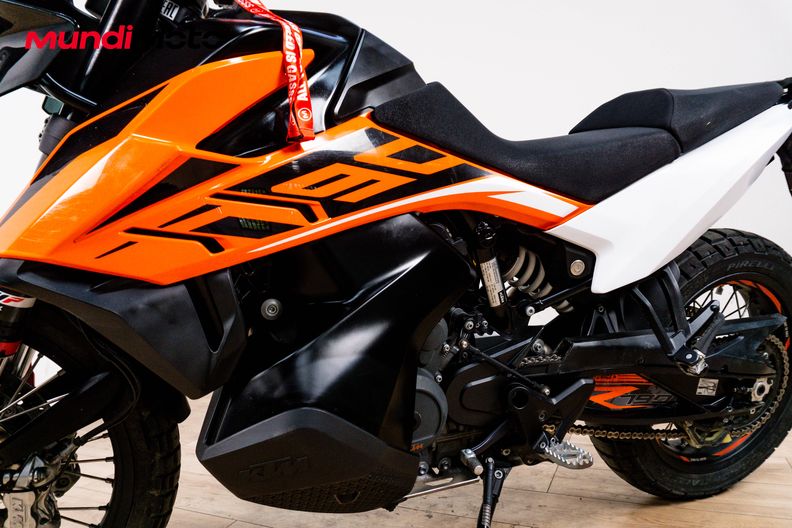 Motorbike image 9