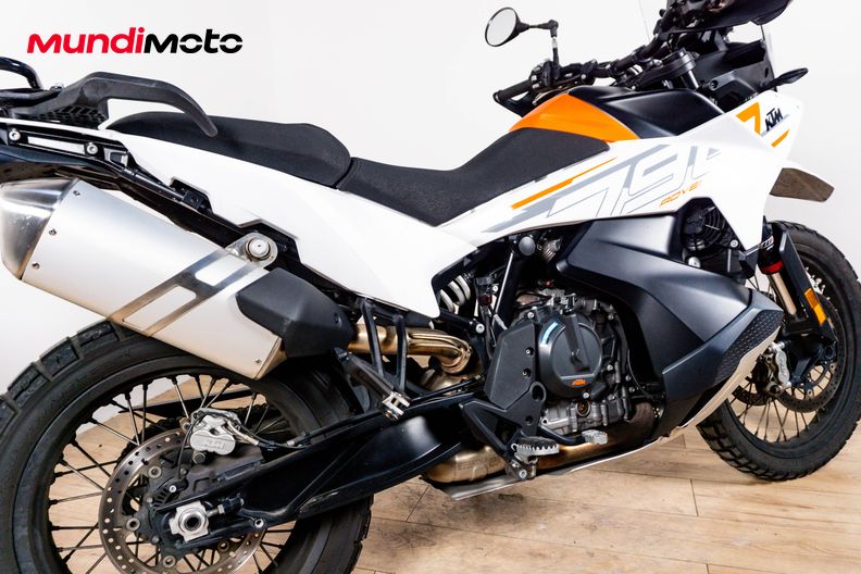 Motorbike image 3