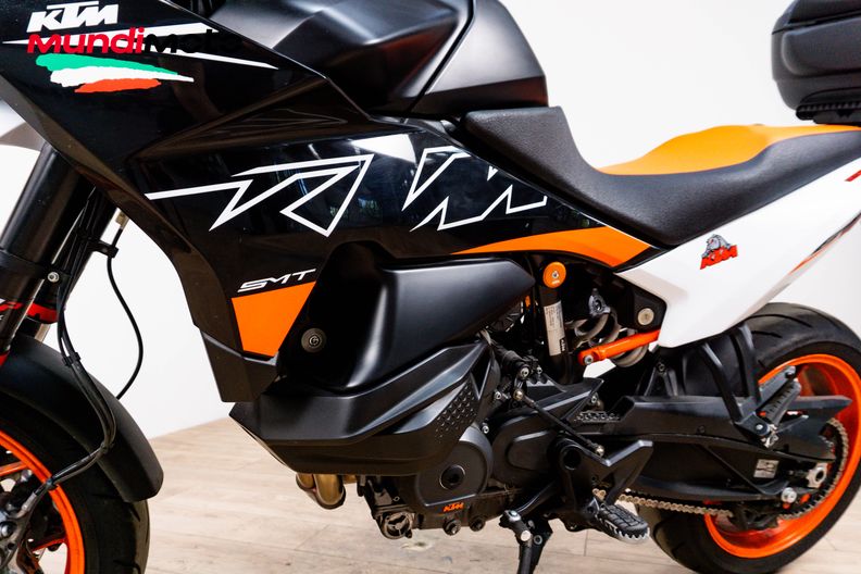 Motorbike image 9