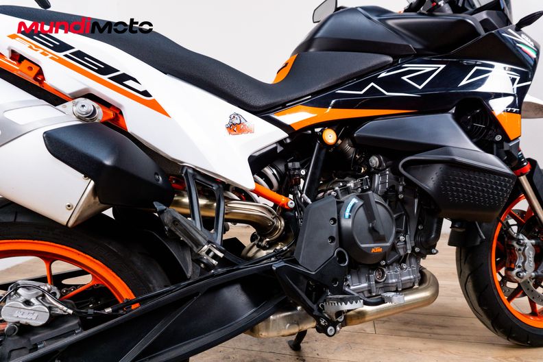 Motorbike image 3
