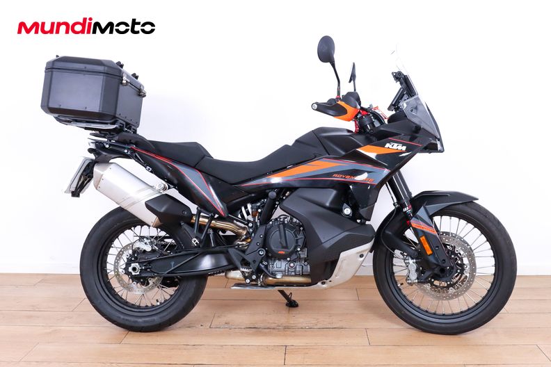 KTM 890