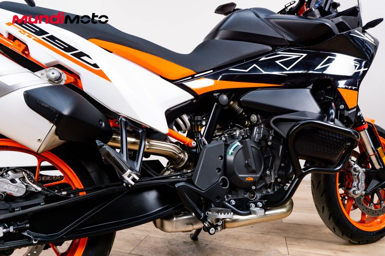 Motorbike image 3