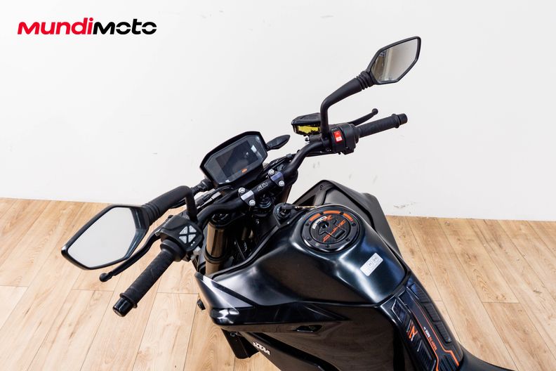 Motorbike image 10