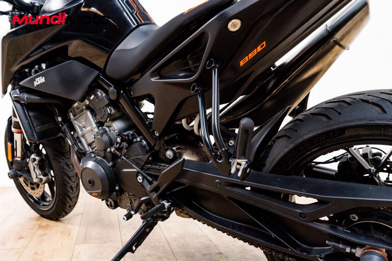 Motorbike image 8