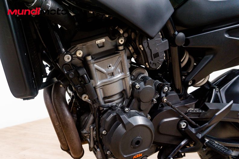 Motorbike image 9