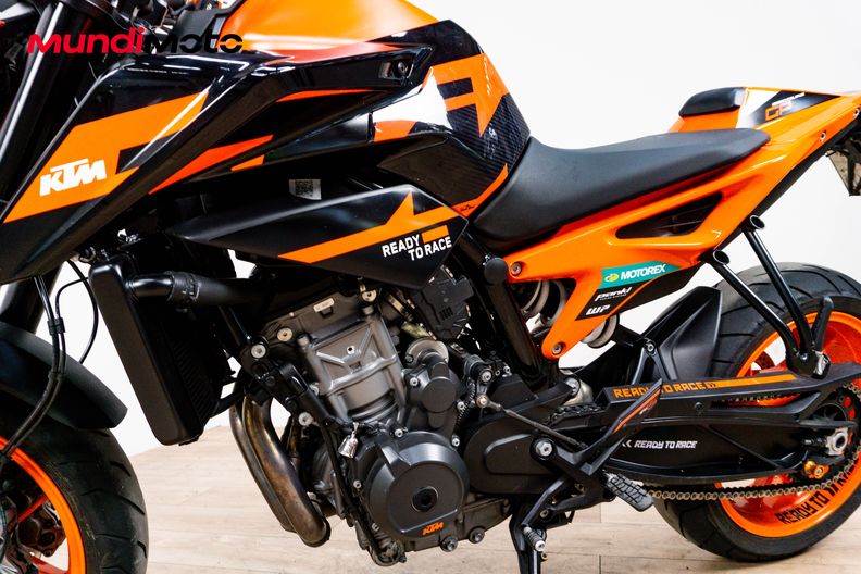 Motorbike image 9