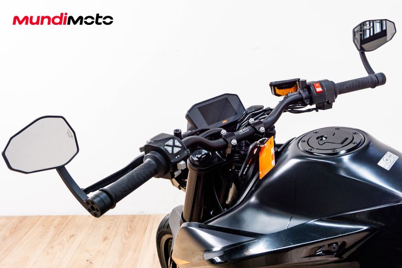 Motorbike image 10
