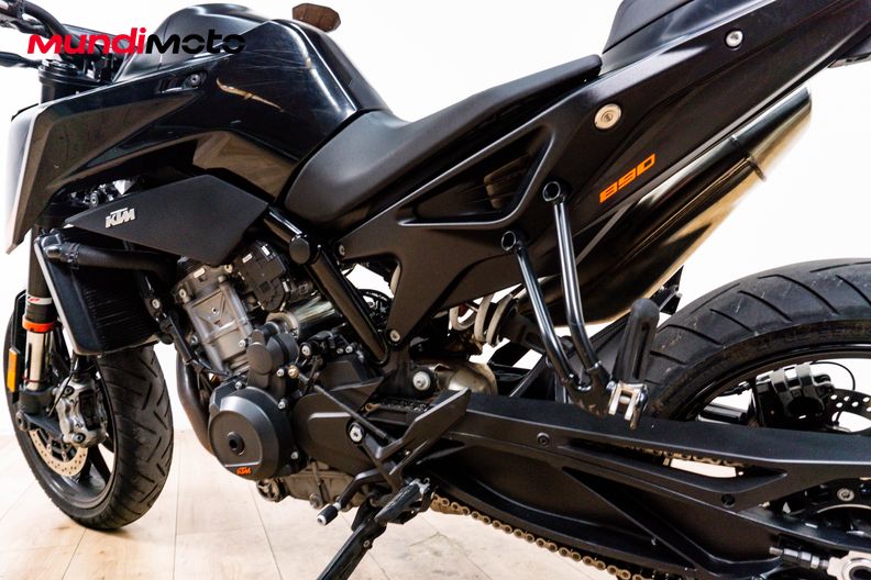 Motorbike image 8