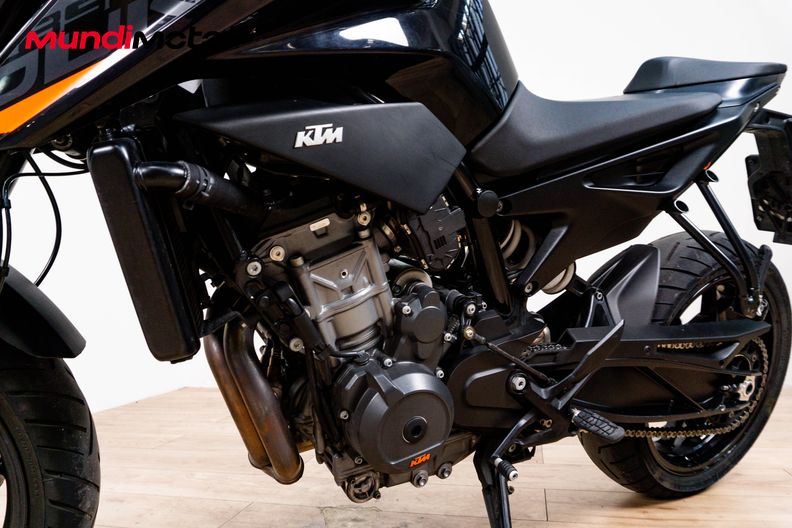 Motorbike image 9