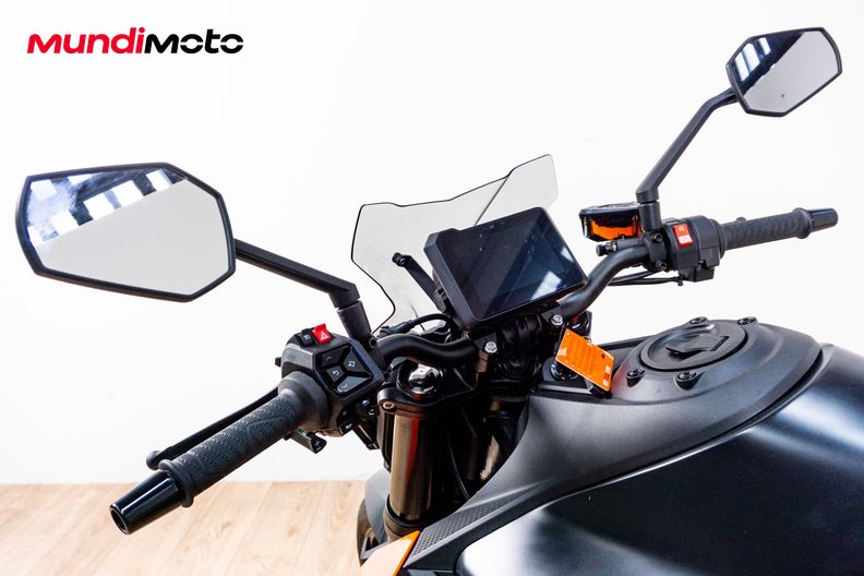 Motorbike image 10