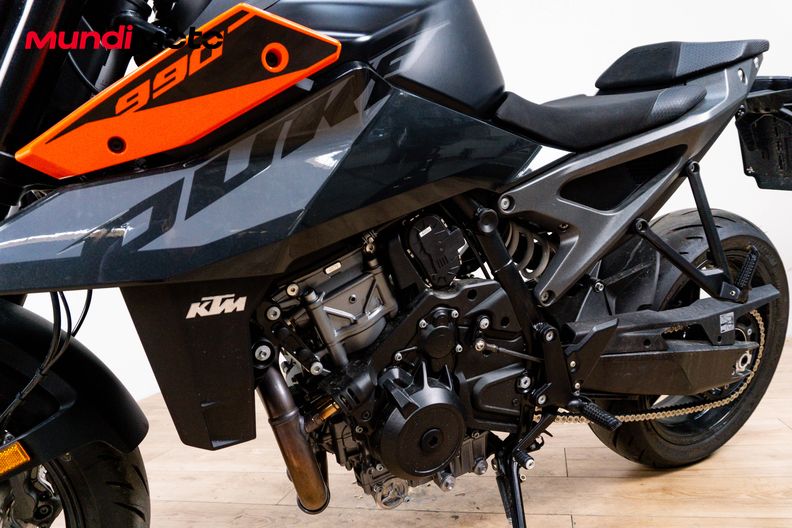Motorbike image 9