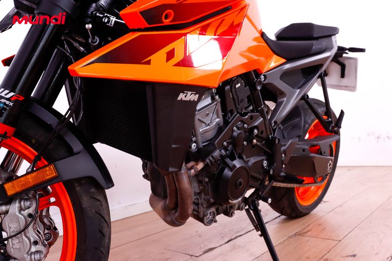 Motorbike image 8