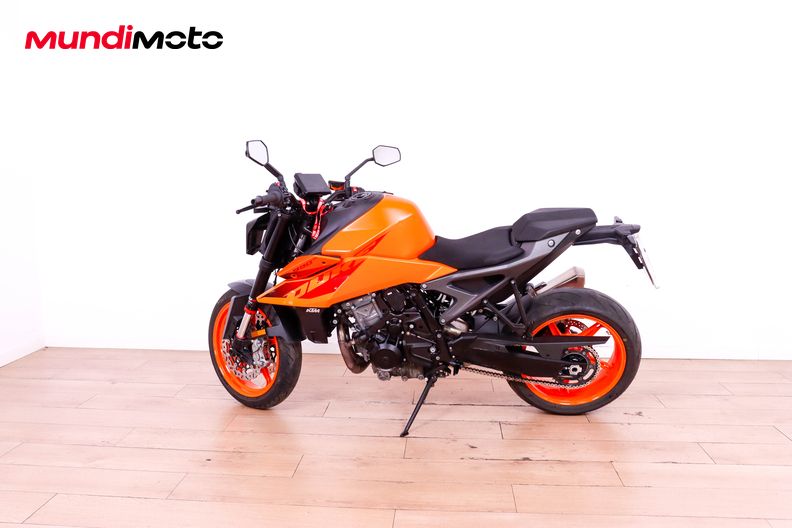 Motorbike image 5