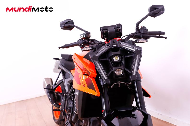 Motorbike image 4