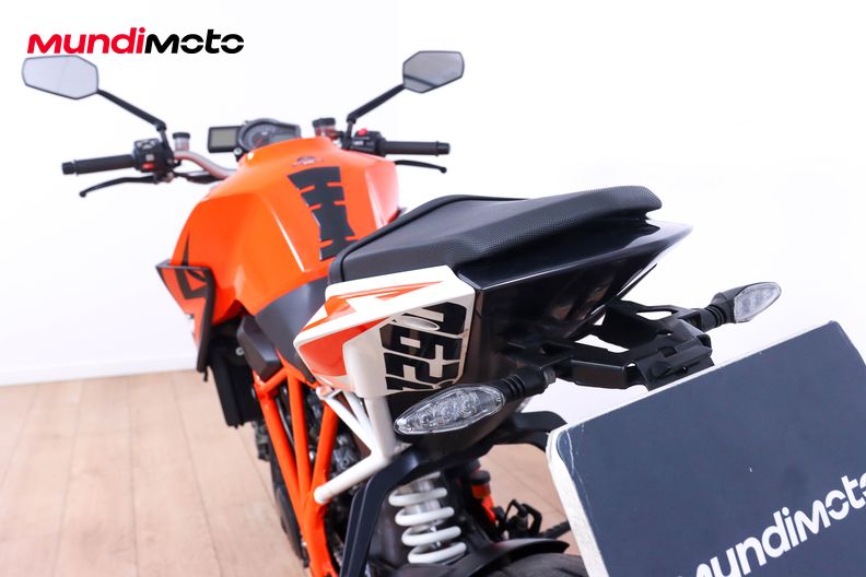 Motorbike image 9