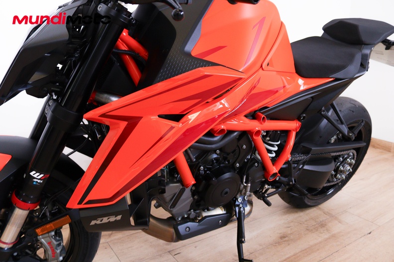Motorbike image 8