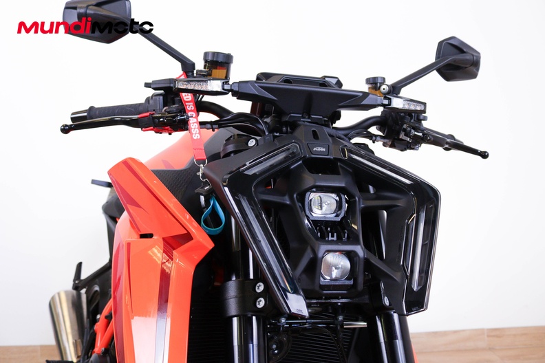 Motorbike image 4