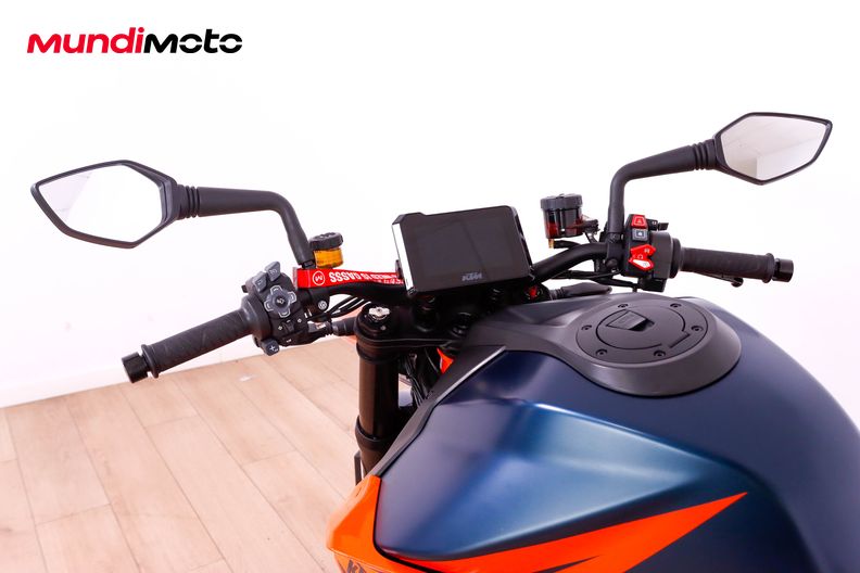 Motorbike image 10