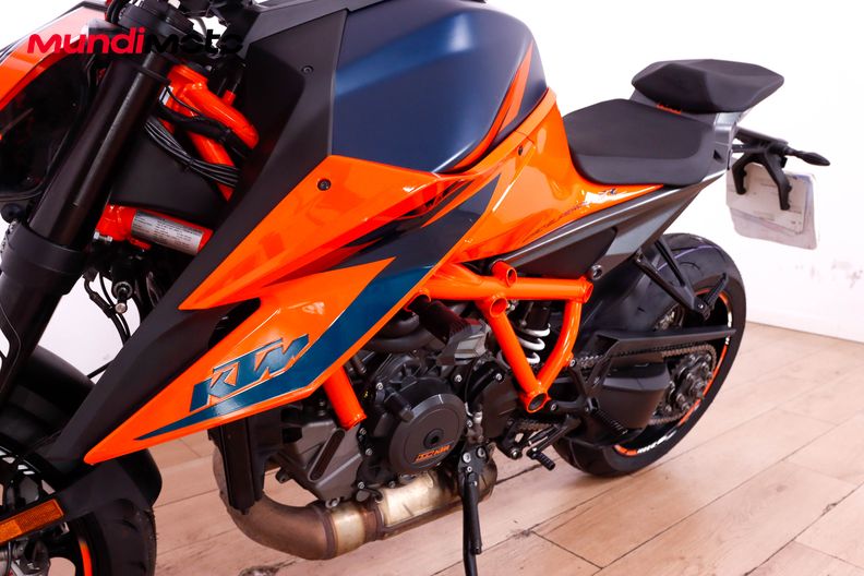 Motorbike image 8