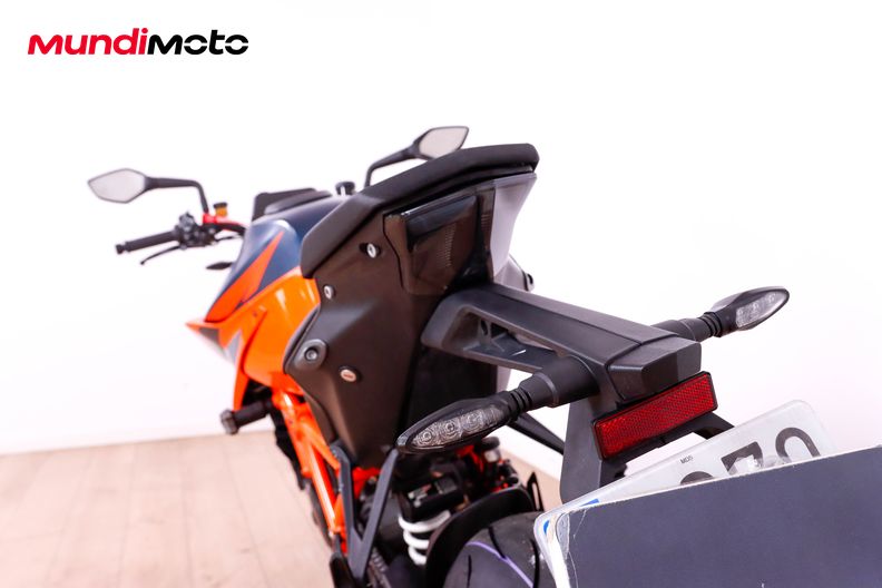 Motorbike image 9