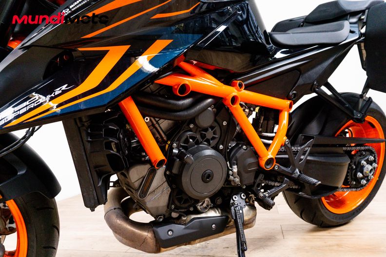 Motorbike image 9