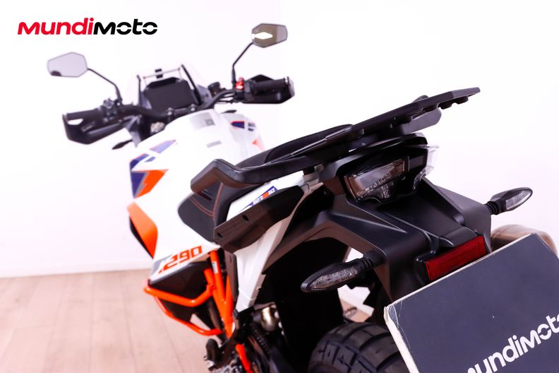 Motorbike image 9