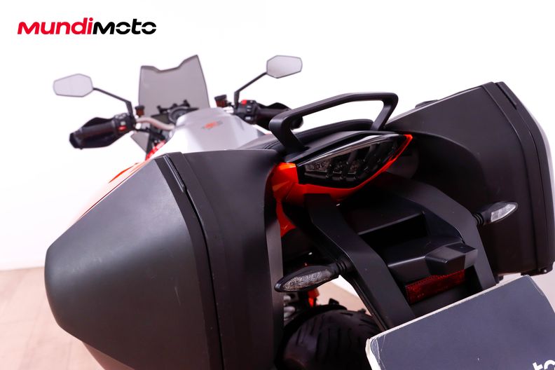 Motorbike image 9