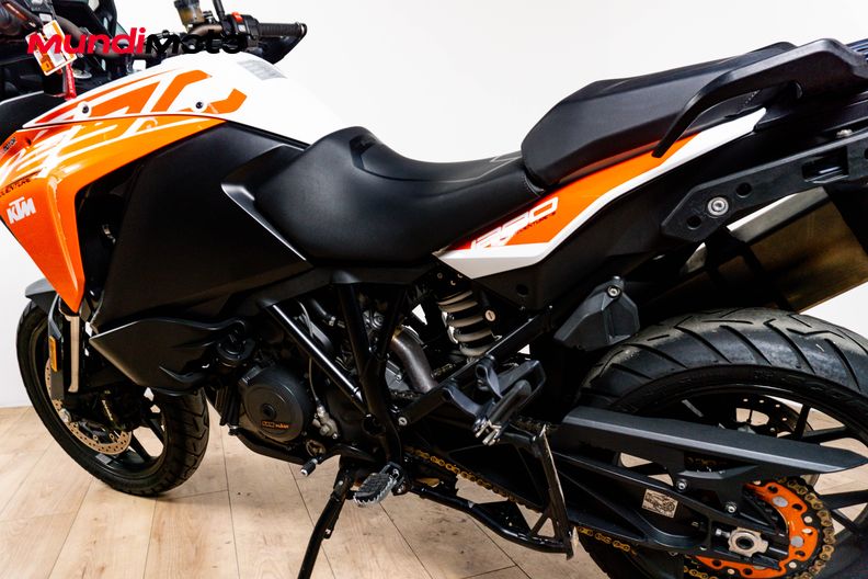 Motorbike image 8