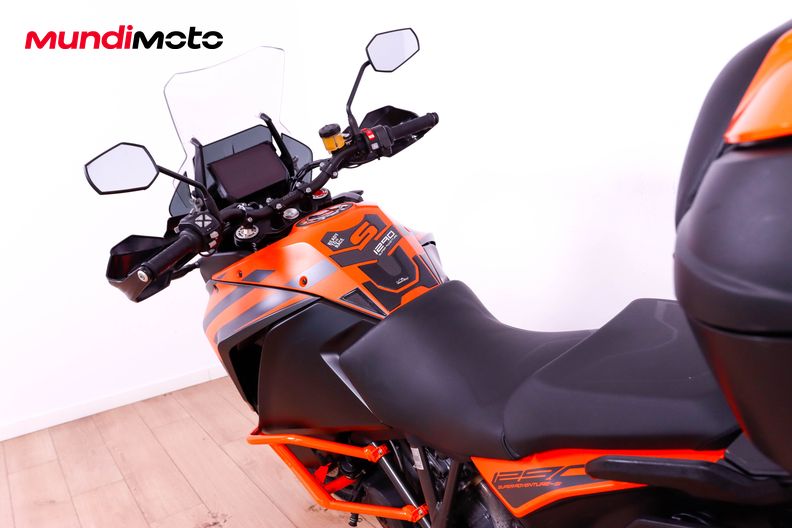 Motorbike image 9