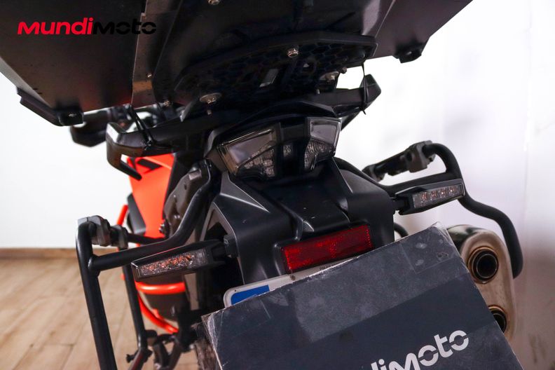Motorbike image 9