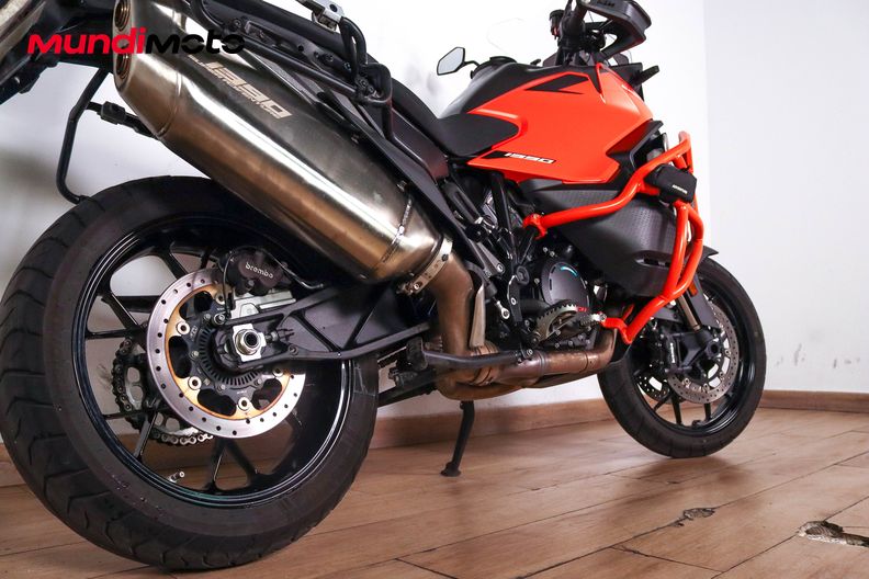 Motorbike image 3