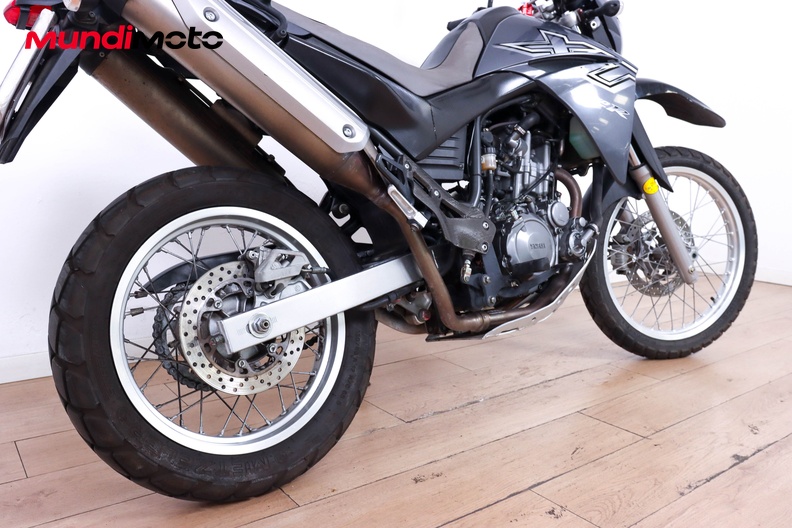Motorbike image 3