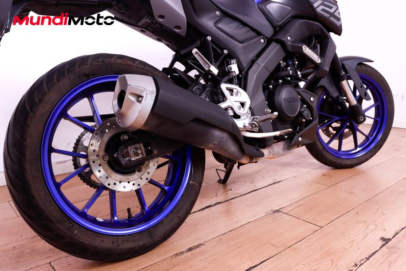 Motorbike image 3