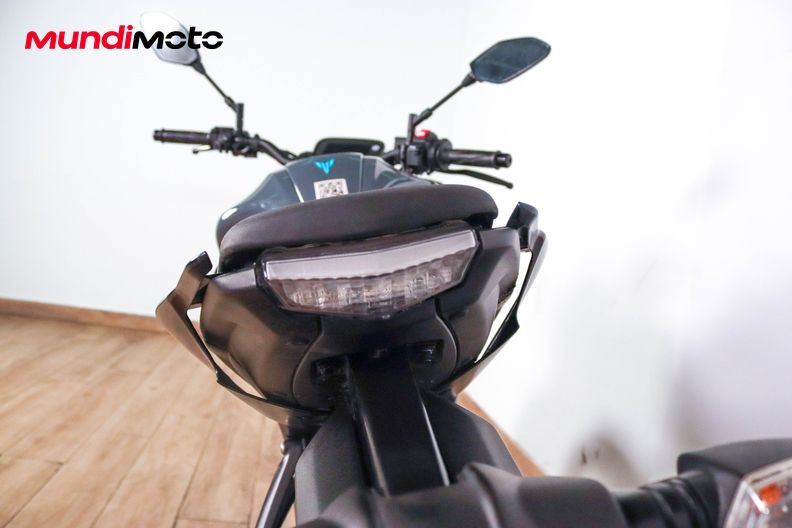 Motorbike image 9