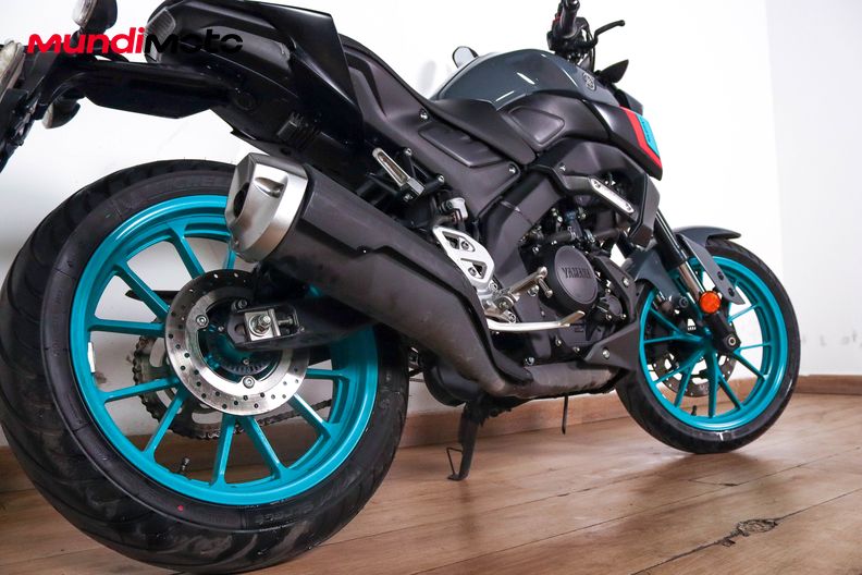 Motorbike image 3