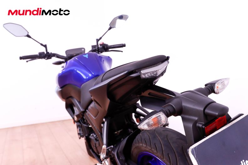 Motorbike image 9