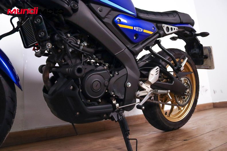 Motorbike image 8