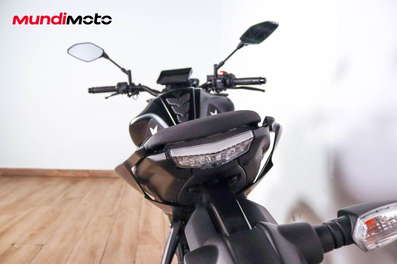 Motorbike image 9