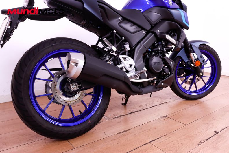 Motorbike image 3
