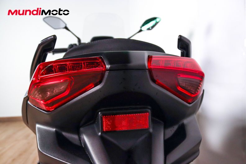 Motorbike image 9