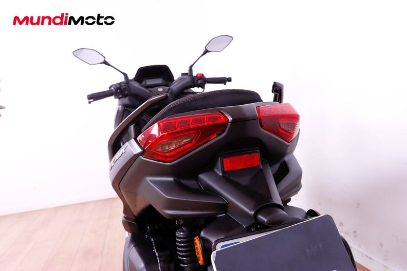 Motorbike image 9