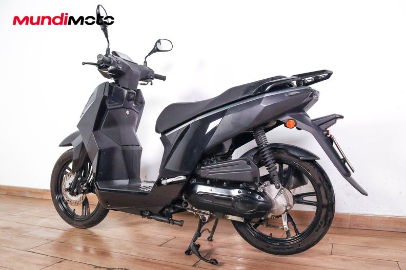 Motorbike image 6