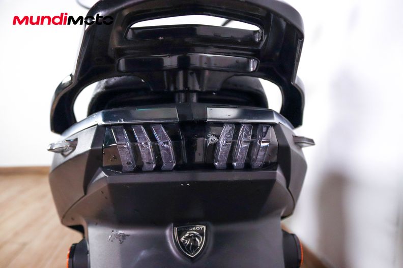 Motorbike image 9