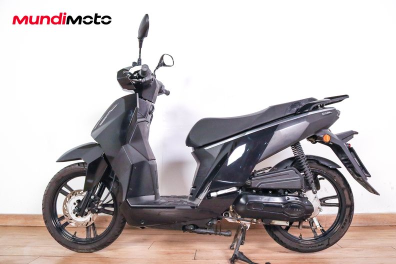 Motorbike image 5