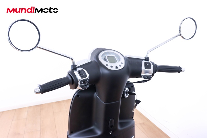 Motorbike image 10