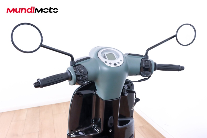 Motorbike image 10