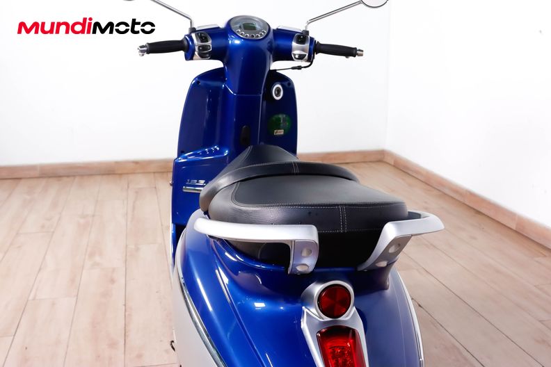 Motorbike image 9